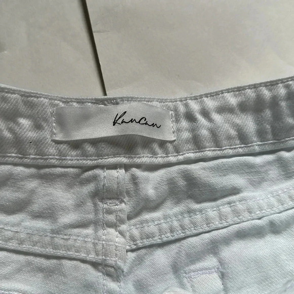 Kancan white distressed denim shorts size medium (26-27 waist) - Picture 4 of 7